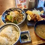鶏唐揚げと揚げ出し豆腐定食