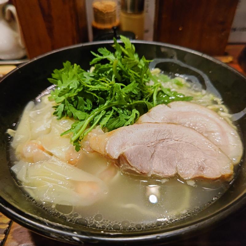 海老ワンタン塩らー麺(塩らー麺 本丸亭 横浜元町店)