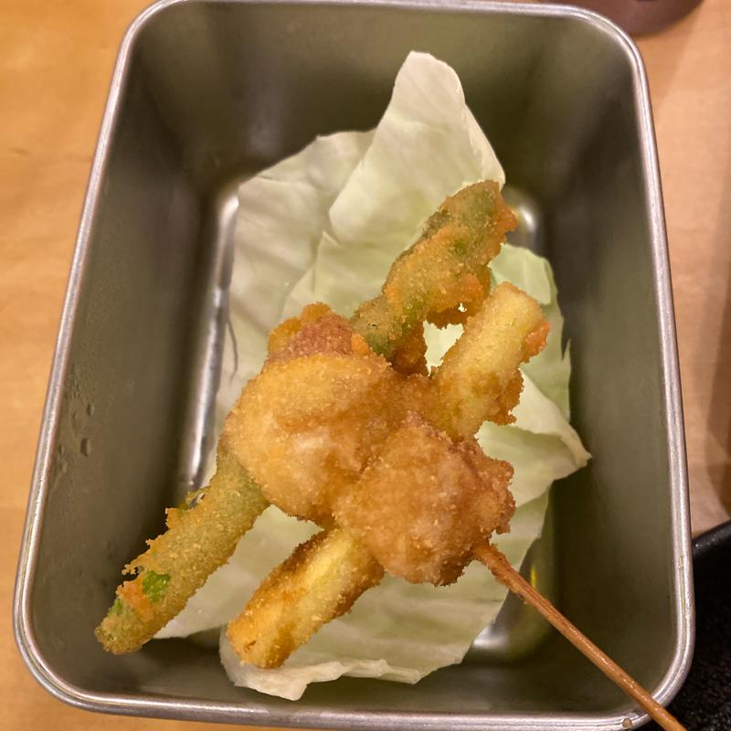 串揚げアスパラベーコン(屋台居酒屋 大阪 満マル 弁天町店)