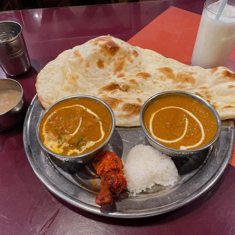 Bランチ(日替わりカレー、キーマかチキンカレー、ナン、ライス、シークカバブ、サラダ、スープ、ドリンク(チャイかラッシー)(ヒラ Hira 西中島店)