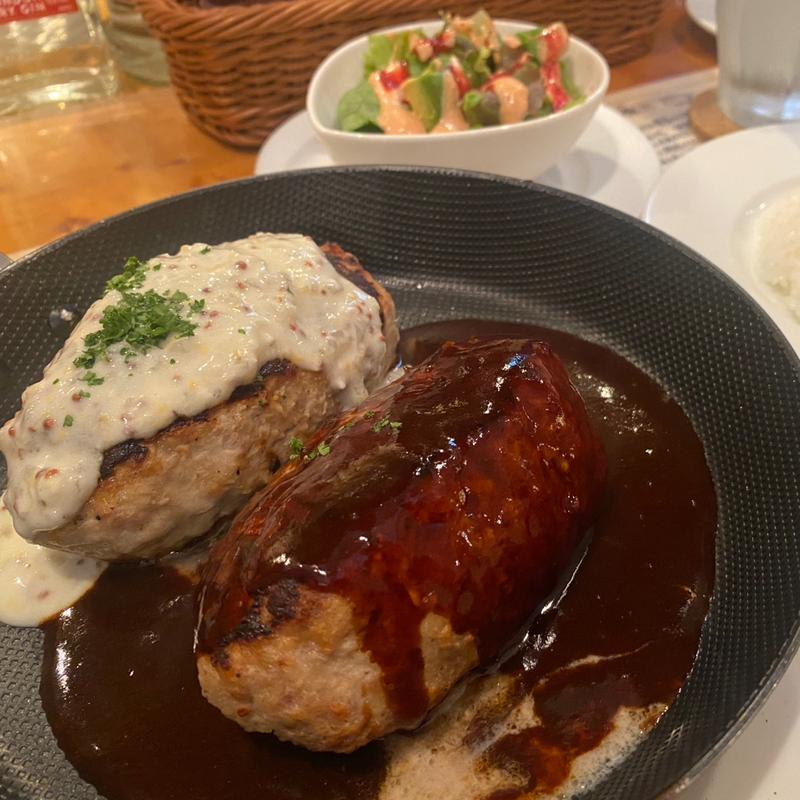 2種類のソースのダブルハンバーグ(フライング ピッグ （Flying pig）)