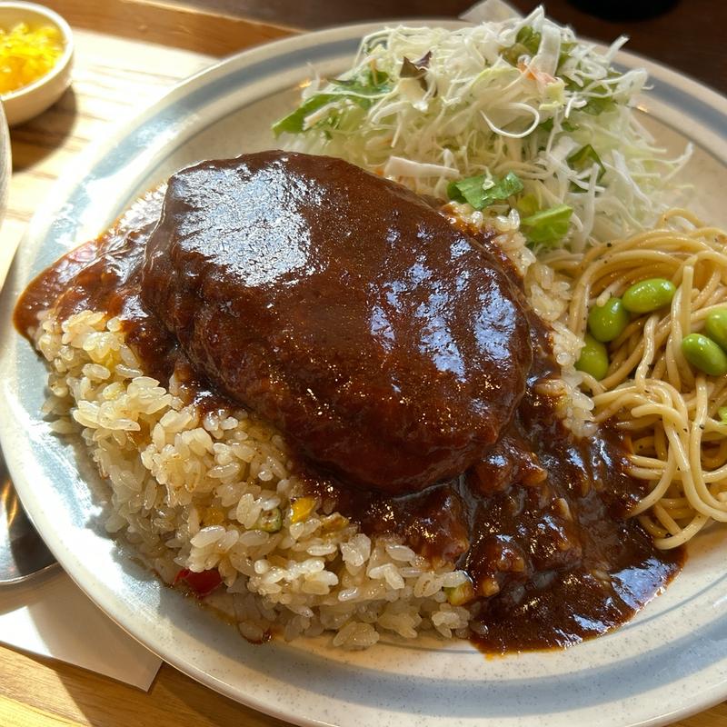 デミグラスソースハンバーグピラフ(RURAL KITCHEN)