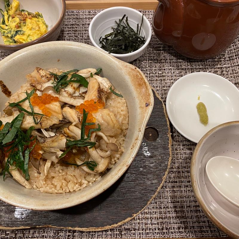 炙り鮭ハラスといくらの焼きめし出汁茶漬け（かぼちゃサラダつき）(ジョナサン 狛江店 )