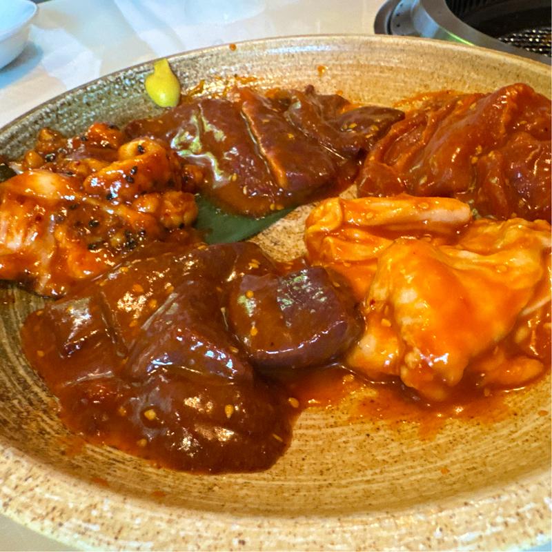 ホルモン5点盛り(山賊ホルモン)