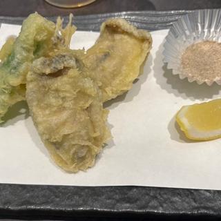 牡蠣の天ぷら(焼がきの はやし )