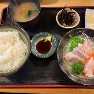 刺身定食(魚玉 （うおたま）)