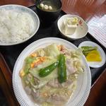 キャベツと肉の炒め