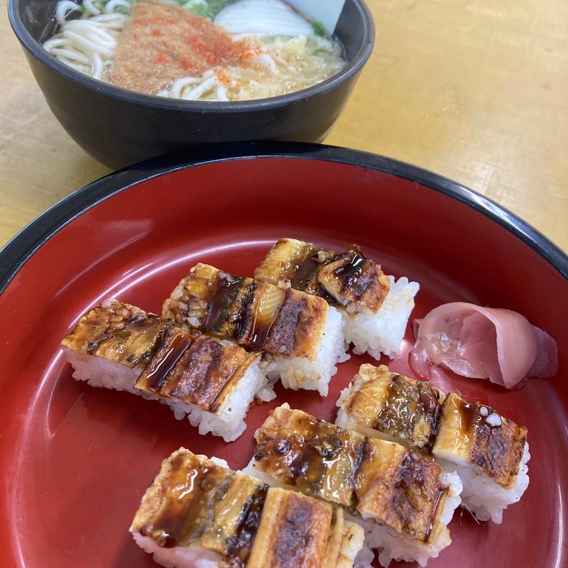 あなご箱寿司＋きつねうどんセット(お食事処㐂八)