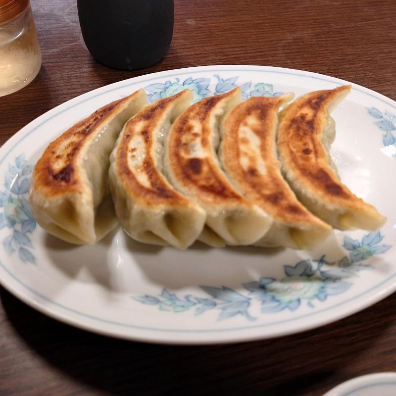 手作り 餃子(中華料理 若)