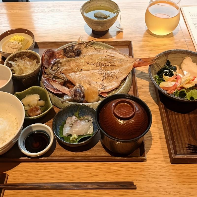 国産干物を使ったお膳と薬膳が楽しめるハーブビッフェ(SOKI ATAMI)