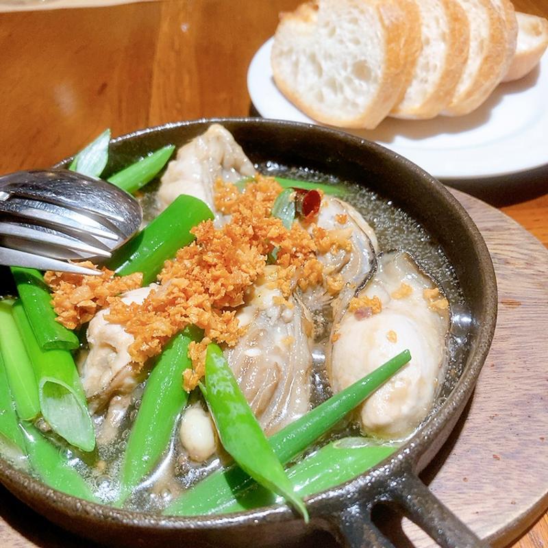 牡蠣のアヒージョ(RINDA bar de es panola)