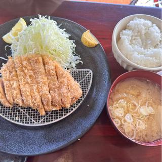 国産豚ロース定食（150g）(かつ丼 多勝)