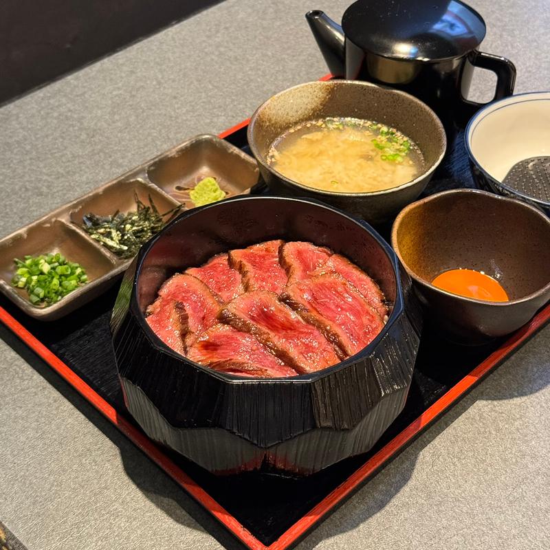 もうもう牛まぶし(卵トッピング）(もうもう亭)