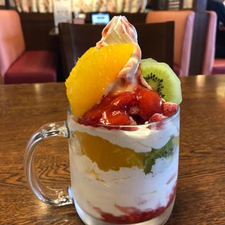 アメリカンカップスイーツ〜彩りフルーツとナタデココ(トマト＆オニオン 我孫子店)