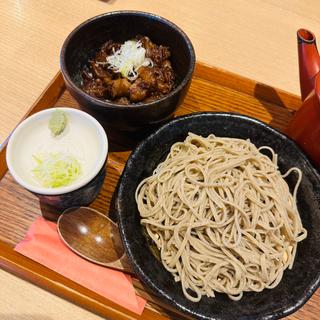 飛騨牛・国産牛の牛すじ丼セット(そば処 たみと )