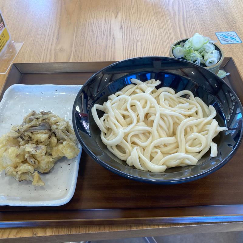 うどんと舞茸天ぷら(道の駅 尾瀬かたしな)