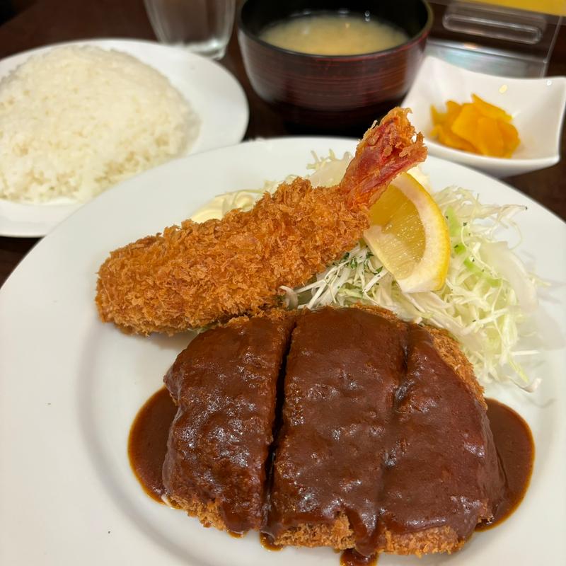 デミグラスメンチカツとエビフライ(洋食 KOBAYA)