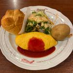 KUKUチキンライスのモッツァレラチーズオムライス(ラケル 大宮店)