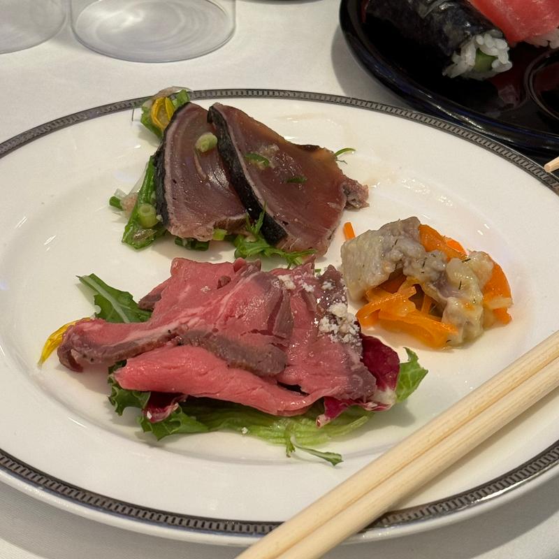 ローストビーフ、カツオのタタキほか(名古屋マリオットアソシアホテル 宴会場)