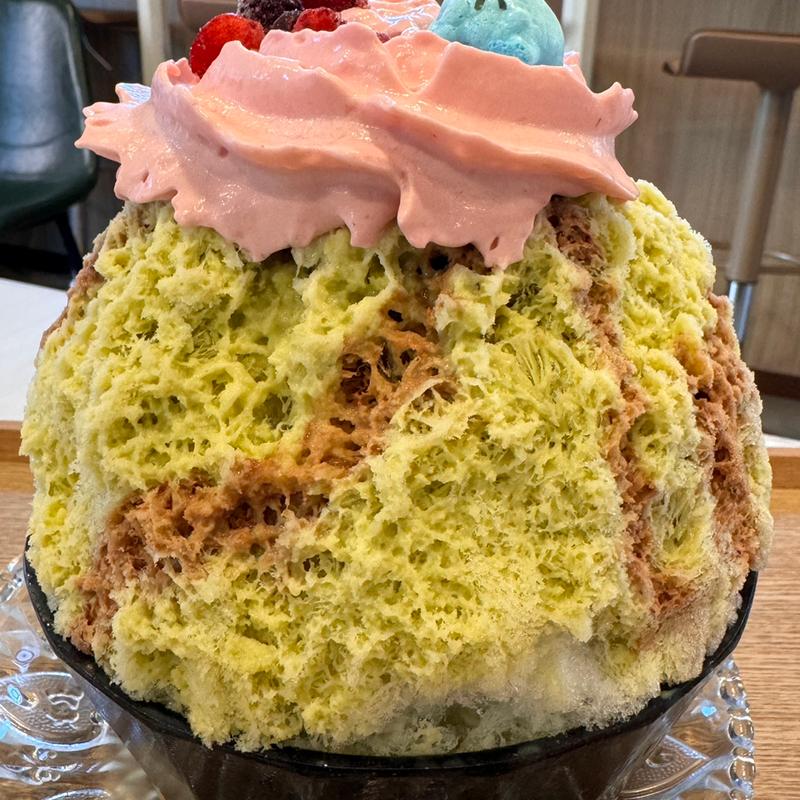 フランボワーズとピスタチオのショコラ氷(milkbase(ミルクベース）)