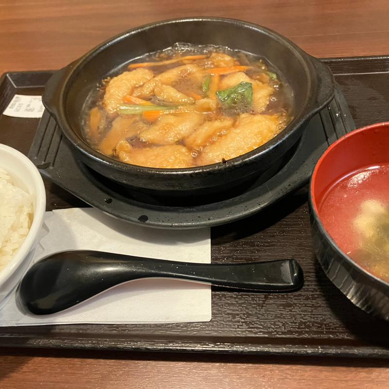 土鍋魚煮込み定食(楊銘宇黄燜鶏米飯 御徒町店)