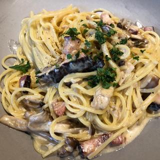 北海道産農家のベーコンと4種のキノコクリームソース(SANT ROPEZ（サントロペ）)