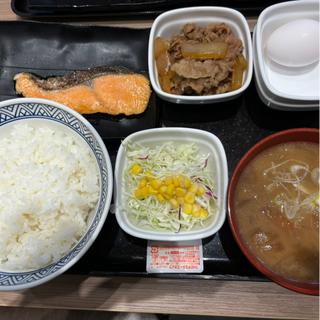 牛鮭定食