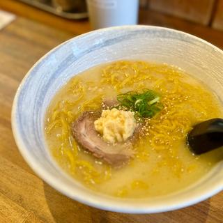 朝ラーメン/生姜塩ラーメン(牛もつラーメン 白黒)