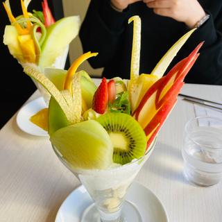 (フルーツパーラーむらはた)