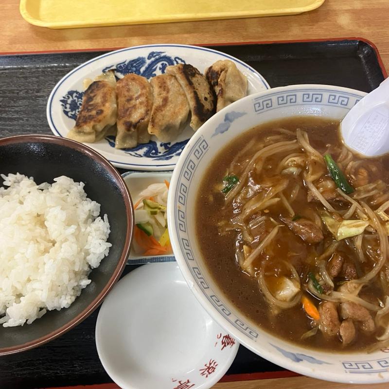 スタミナラーメン+餃子半ライス(喜楽亭食堂 )