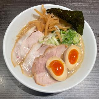 やりすぎ煮干しラーメン(俺式 純 東京駅店)