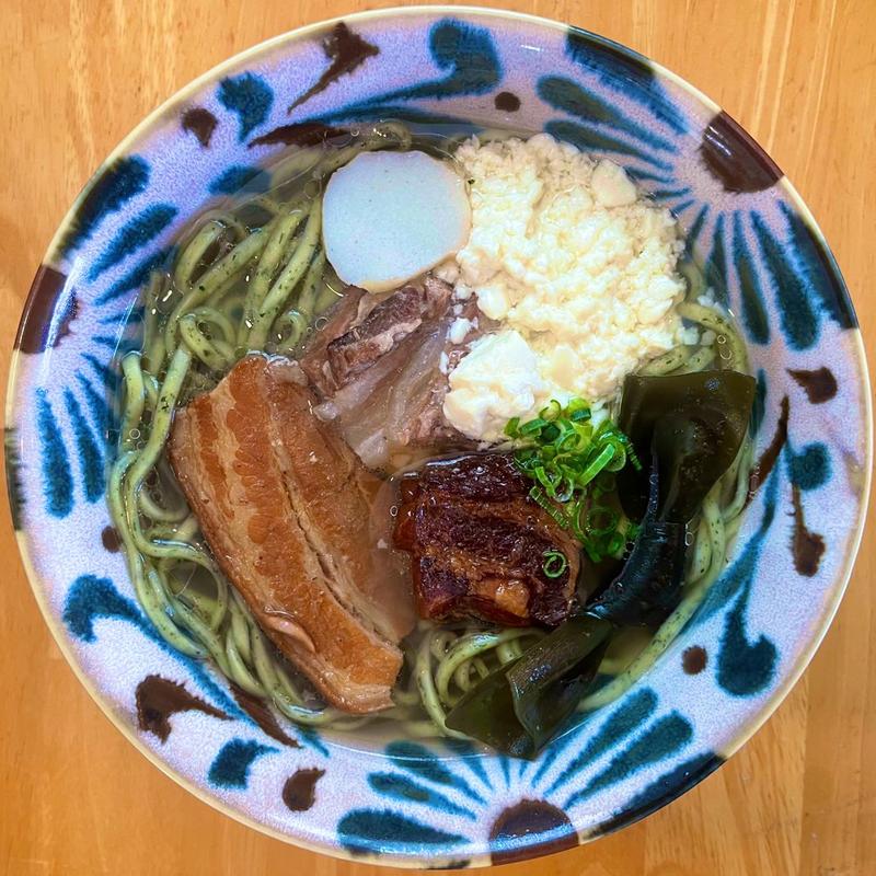 垣花そば(沖縄すばやぁ 垣花そば)