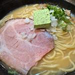 鶏SOBA
強力味変！エスカルゴバター搭載！(七福軒 )