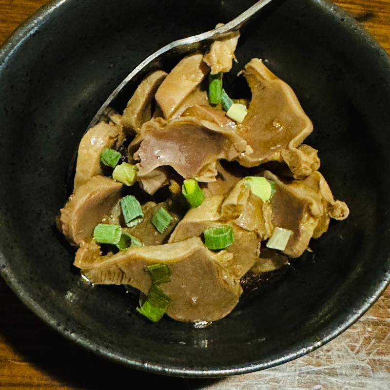 砂肝のにんにくしょう油漬け(お好み焼き 鉄ちゃん)