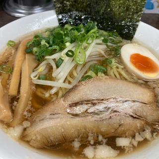 背脂醤油らぁ麺(らぁ麺縁)