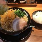 ラーメン(横浜家系ラーメン 壱角家 川崎銀柳街店)