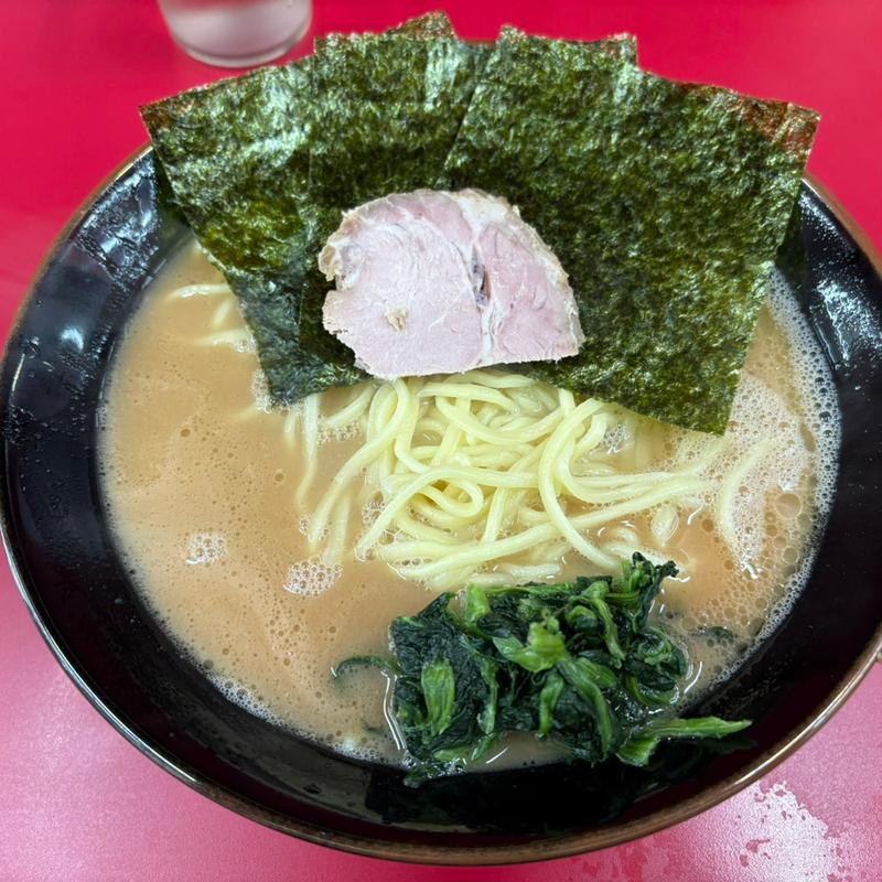 ラーメン(中)(家系らーめん武蔵家 北千住西口店)