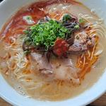 赤豚骨ラーメン(虎 Kitchen （タイガーキッチン）)