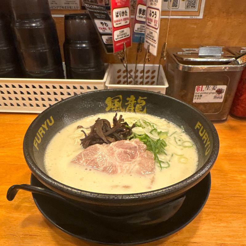 博多豚骨ラーメン(とんこつラーメン博多風龍 秋葉原末広町店 )