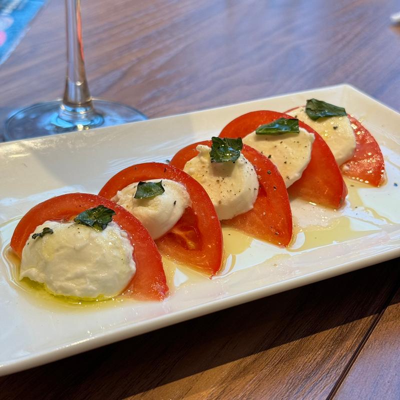 水牛のモッツァレラのカプレーゼ(釜揚げスパゲッティ すぱじろう 中日ビル店)