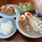 特製ラーメン 餃子 半ライス