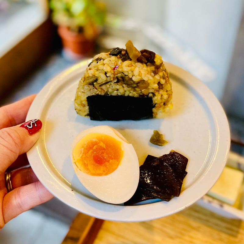 玄米おにぎり(ASAKUSA MISOJYU soup&rice(アサクサミソジュー))