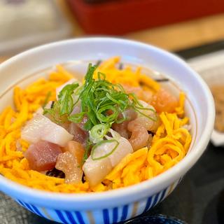 海鮮ちらし丼(なか卯 すすきの西店 )