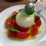 カプレーゼ(TRATTORIA PIZZERIA 207)