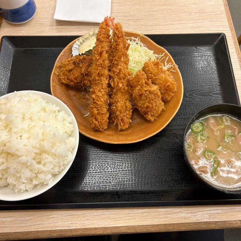 秋の海鮮フライ定食(かつや 赤羽店)
