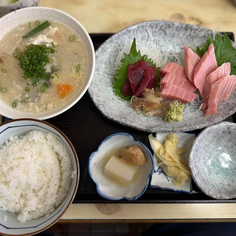 本まぐろ刺身定食(むすび屋)