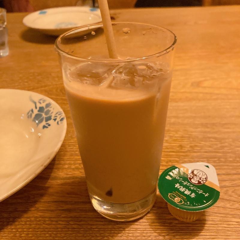 スパイスが効いた自家製チャイ(ラトリエ ドゥ スタンドバインミー)