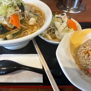 野菜たっぷり栃木タンメン(栃木タンメン朝日屋東三島店)