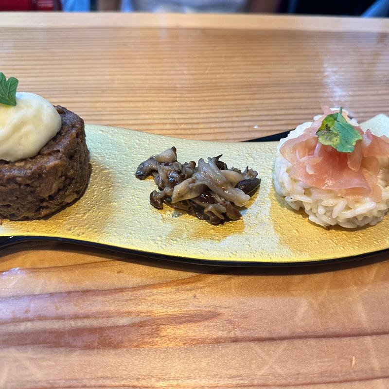 鶏の生ハムと濃厚鶏白湯のリゾット＆和牛とメイクイーンの冷製パルマンティエ(麺道 千鷄)