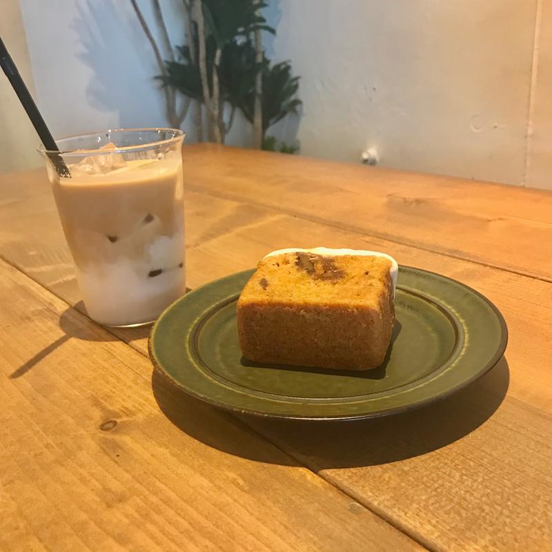 キャロットケーキ、アイスカフェオレ(SURRY coffee サリーコーヒー)